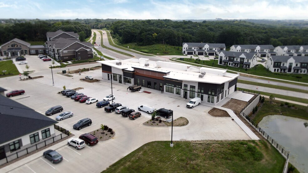 More Photos Of 14111 Douglas Pkwy, Urbandale Storefront Retail Office For Lease