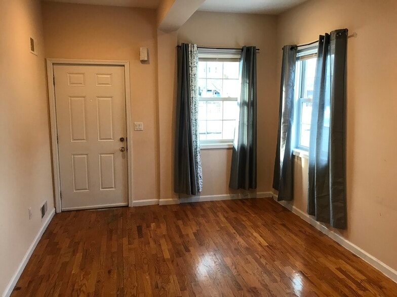 More Photos Of 10 Burnside Ave, Congers Apartments For Sale