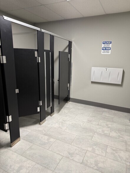 More Photos Of 8017 S Santa Fe Ave, Oklahoma City Religious Facility For Sale