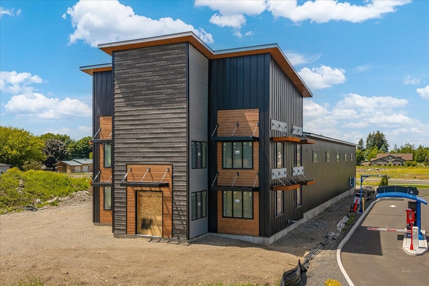 More Photos Of 9878 Kirkpatrick st, Hayden Office For Sale