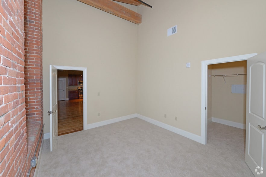 More Photos Of 12 Eagle St, Providence Apartments For Lease