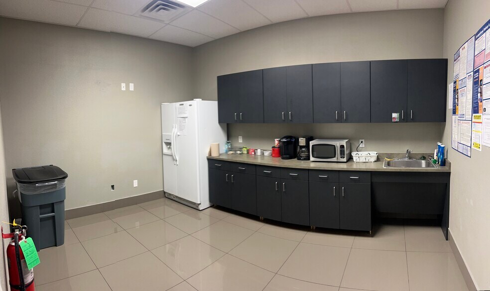 More Photos Of 1626 N Lee Trevino Dr, El Paso Medical For Lease