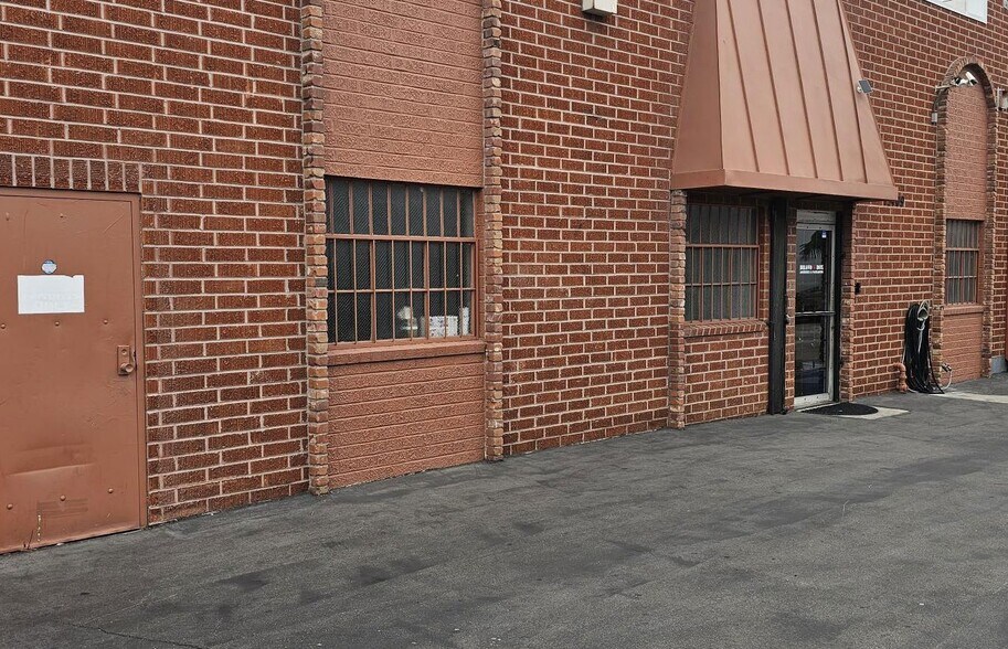 More Photos Of 15409 S Broadway, Gardena Manufacturing For Lease