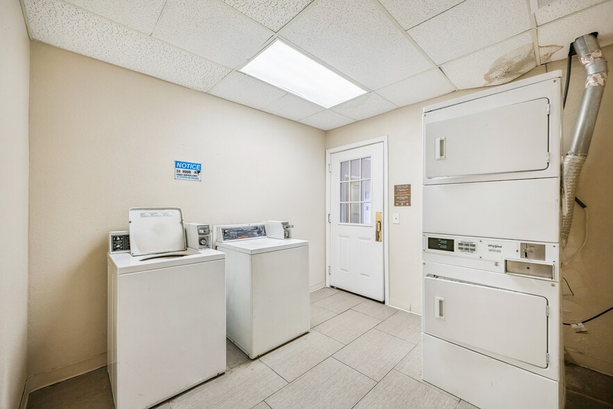 More Photos Of 11050 Southwest Fwy, Houston Hotel For Sale