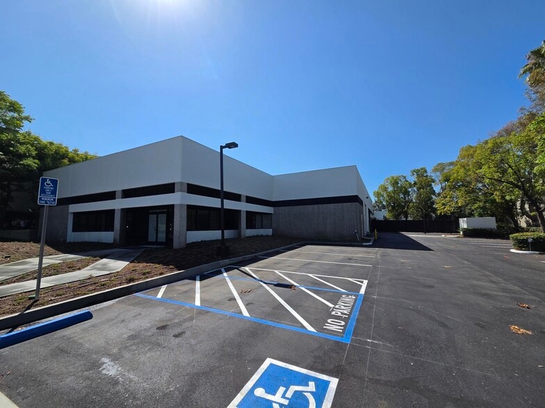 More Photos Of 3 Autry, Irvine Warehouse For Lease
