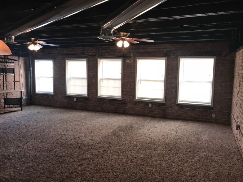 More Photos Of 1014 Broadway St, Lubbock Office For Sale