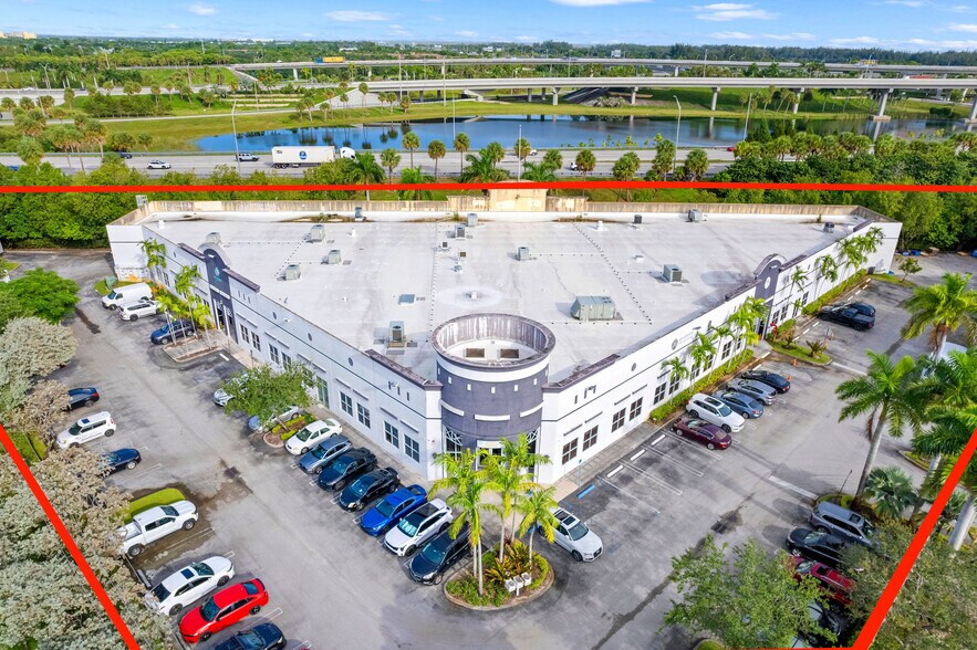 More Photos Of 405-425 SW 148th Ave, Davie Showroom For Sale