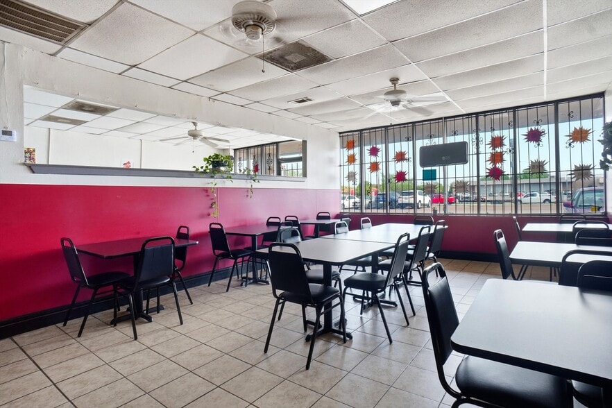 More Photos Of 7822 Great Trinity Forest Way, Dallas Storefront For Sale