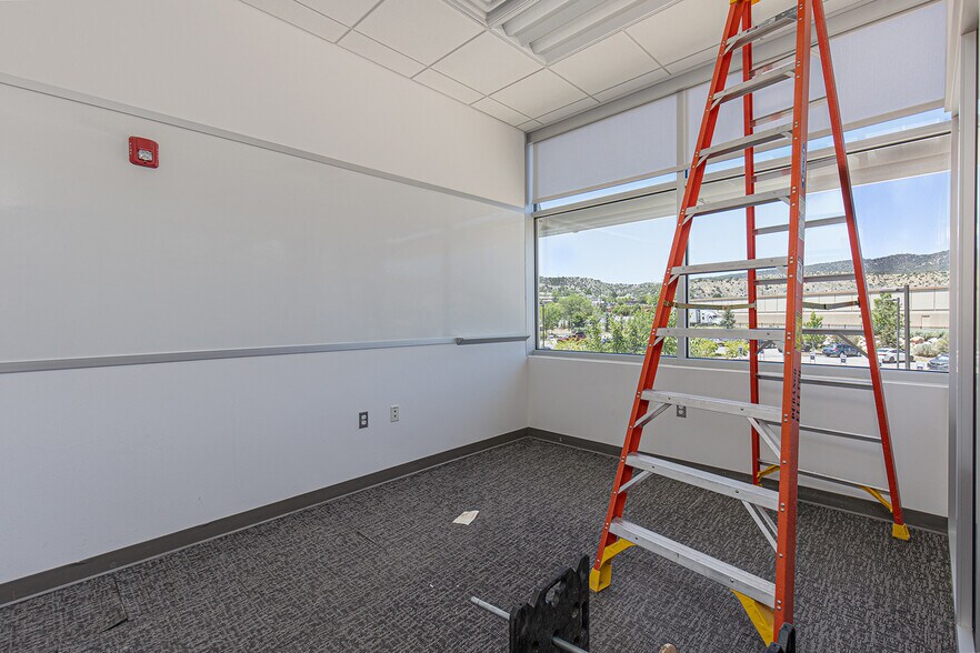 More Photos Of 150 Mercury Village Dr, Durango Medical For Lease