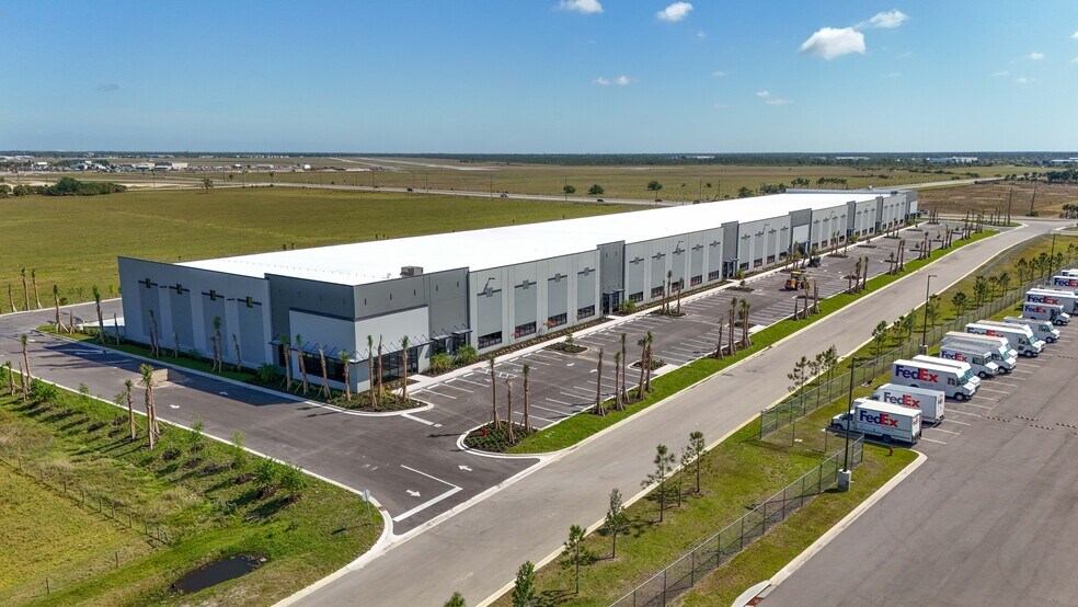 More Photos Of 9225 Piper Rd, Punta Gorda Warehouse For Lease