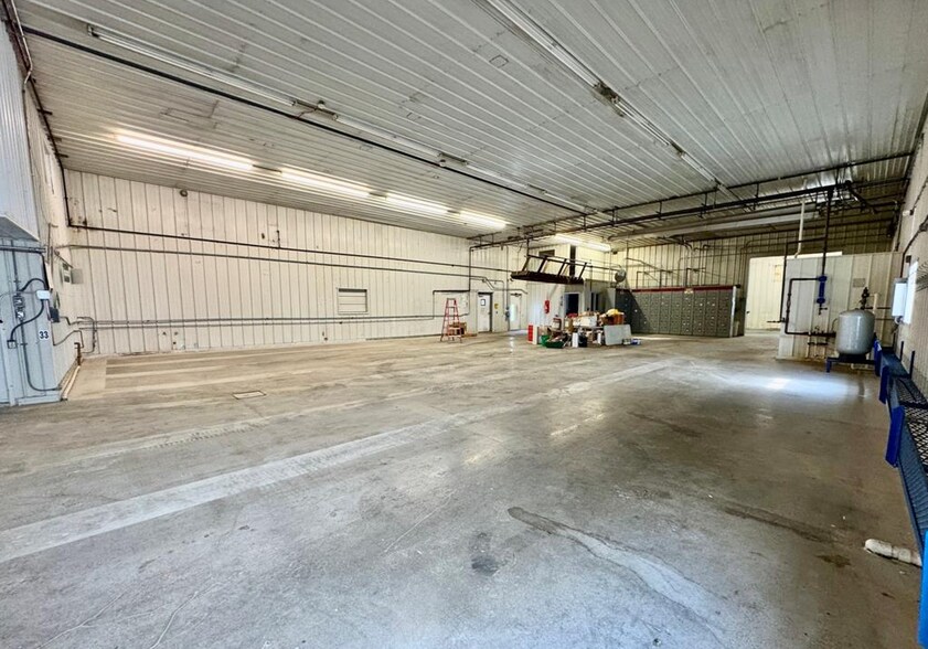More Photos Of 3512 E Bench Rd, Dillon Manufacturing For Sale