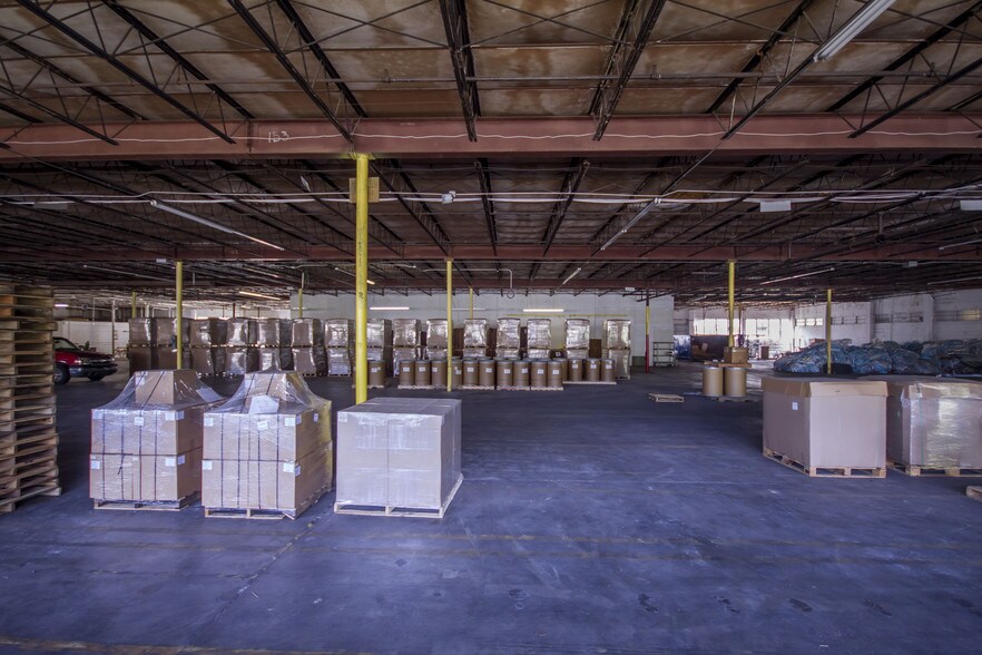 More Photos Of 315 Industrial Rd, Summerville Warehouse For Lease