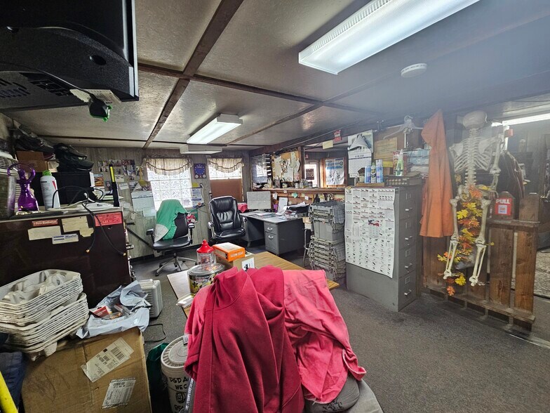 More Photos Of 1737 S Burlington Rd, Bridgeton Flex For Sale