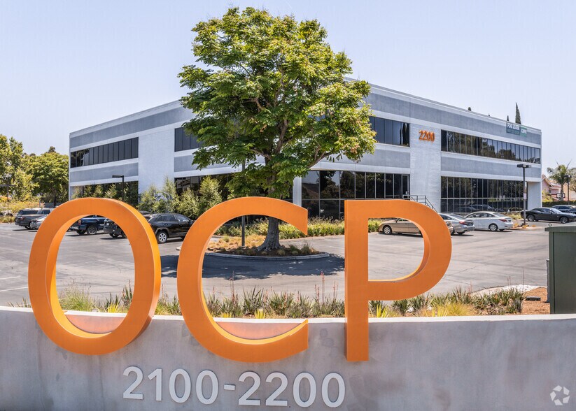 More Photos Of 2100 W Orangewood Ave, Orange Unknown For Lease