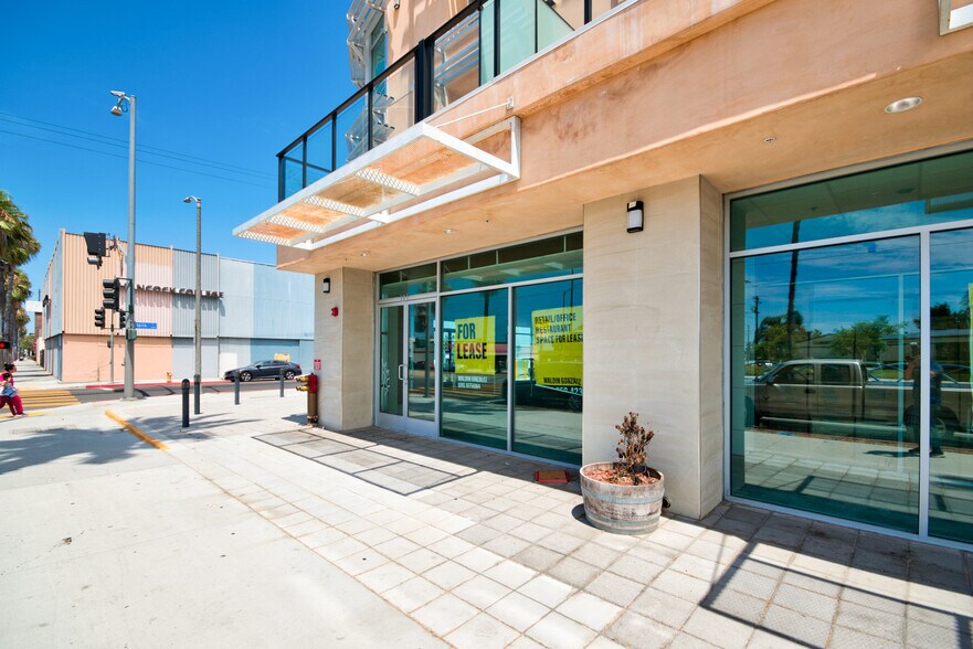 More Photos Of 1598 Long Beach Blvd, Long Beach Storefront Retail Office For Sale