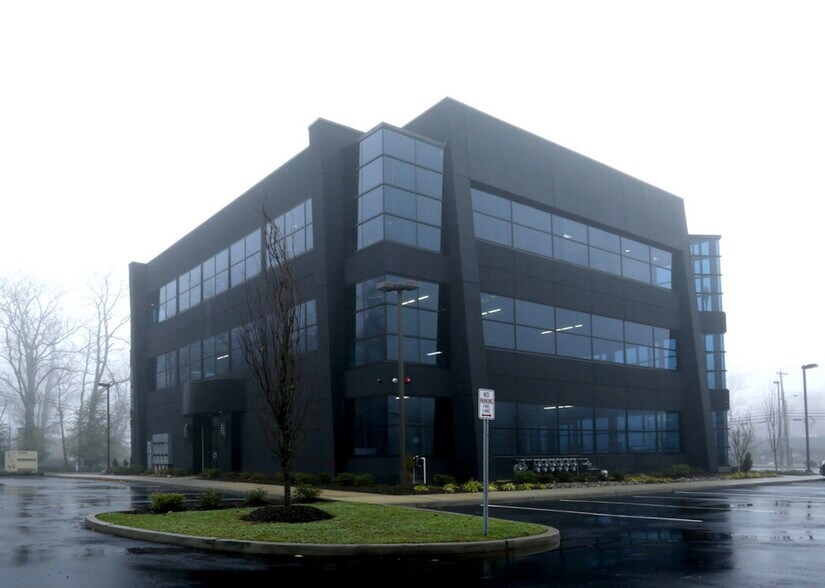 More Photos Of 1000 State Route 35, Middletown Medical For Lease