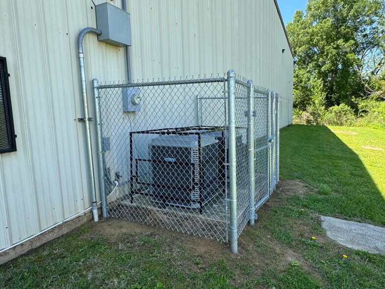 More Photos Of 337 Industrial Dr, Jackson Distribution For Lease