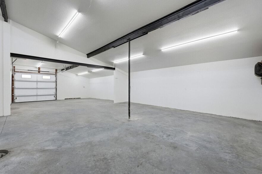 More Photos Of 627 S 31st St, Colorado Springs Light Manufacturing For Sale
