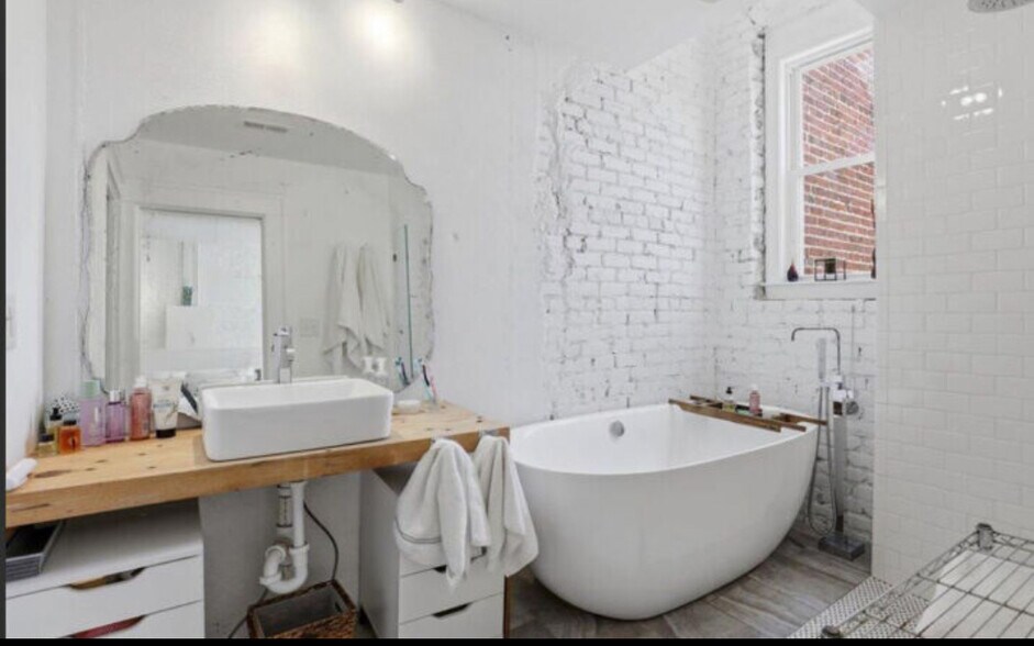 More Photos Of 127-129 Barnes St W, Wilson Storefront Retail Residential For Sale