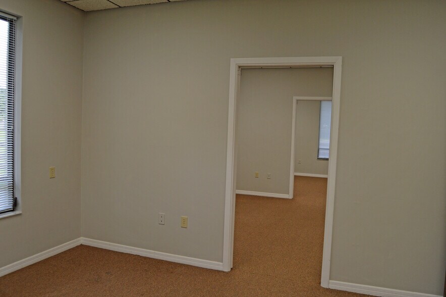 More Photos Of 4416 S US 301, Bushnell Medical For Sale