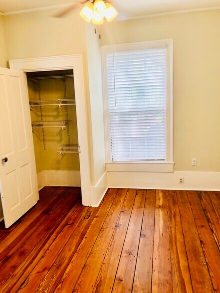 More Photos Of 172 N Main St, Madison Office Residential For Lease