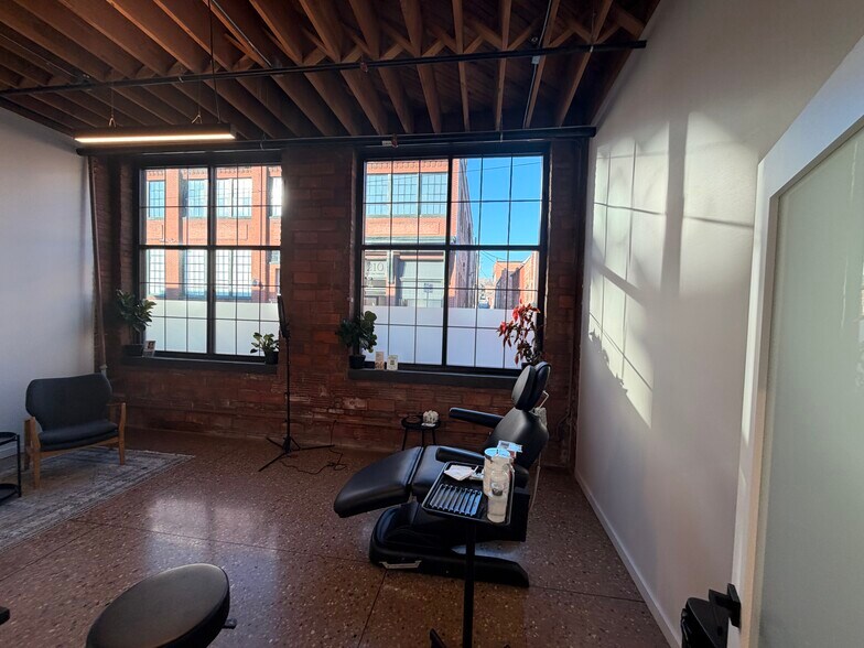 More Photos Of 209 W 19th Ter, Kansas City Loft Creative Space For Lease