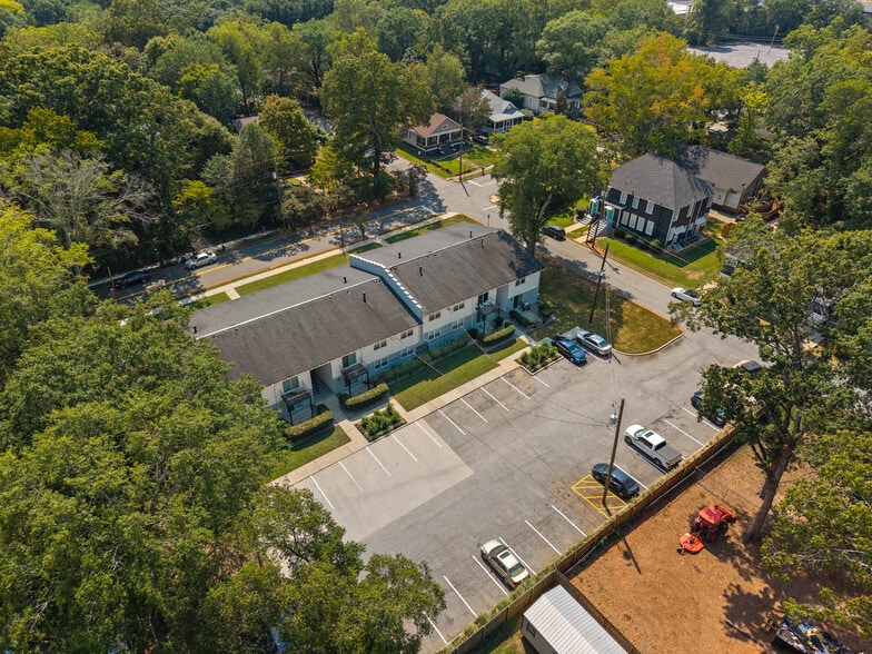 More Photos Of 1701 Hawthorne Ave, College Park Apartments For Sale