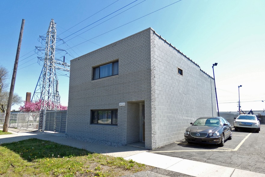 More Photos Of 1414 N Campbell Rd, Royal Oak Warehouse For Lease