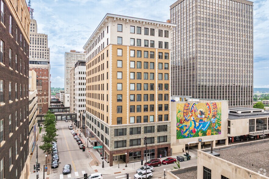 Primary Photo Of 10 4th St E, Saint Paul Apartments For Lease