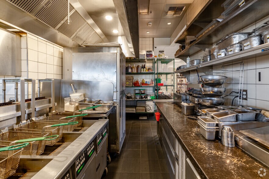 More Photos Of 2960 N Campbell Ave, Tucson Restaurant For Sale