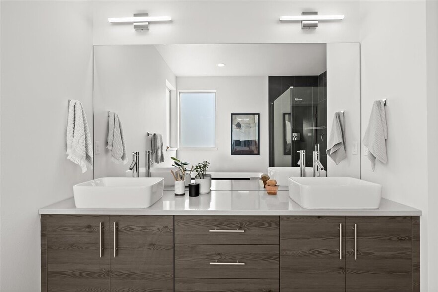 More Photos Of 8057 SE 19th Ave, Portland Apartments For Sale