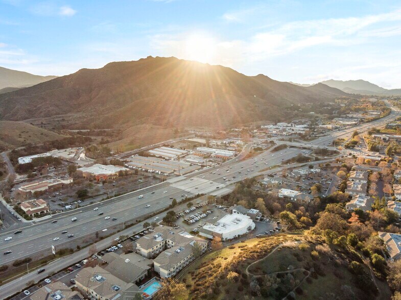 More Photos Of 29001 Canwood St, Agoura Hills Restaurant For Lease