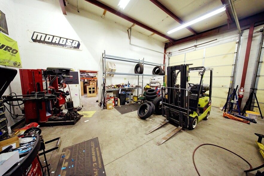 More Photos Of 1345 Callahan Dr, Knoxville Distribution For Sale