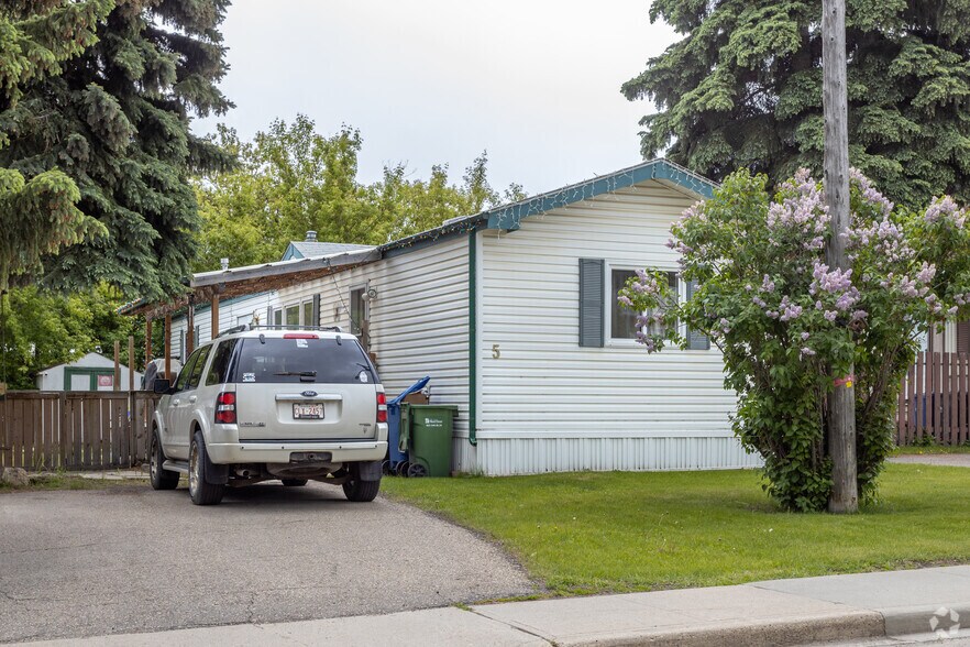 More Photos Of Creekside Estate, Red Deer Manufactured Housing Mobile Home Park For Sale