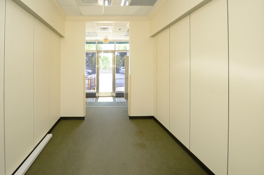 More Photos Of 222 E Ridgewood Ave, Ridgewood Freestanding For Lease