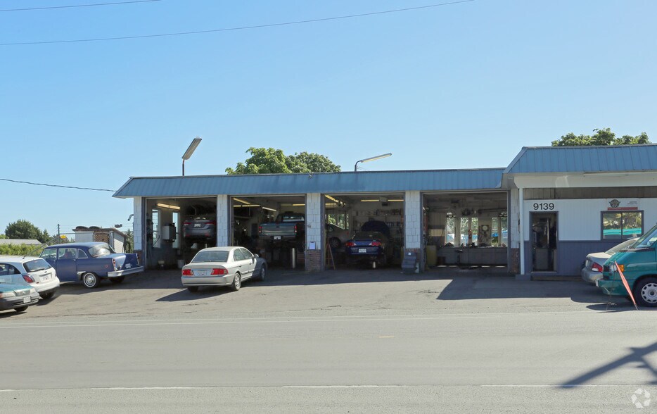 More Photos Of 9139 E Saanich Rd, North Saanich Auto Dealership For Sale