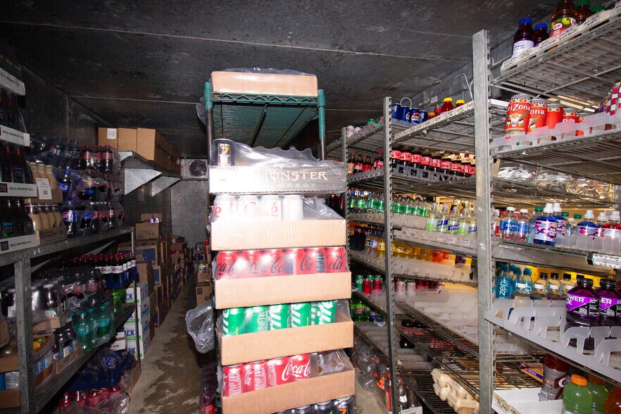 More Photos Of 47506 US-290 BUS, Hempstead Convenience Store For Sale