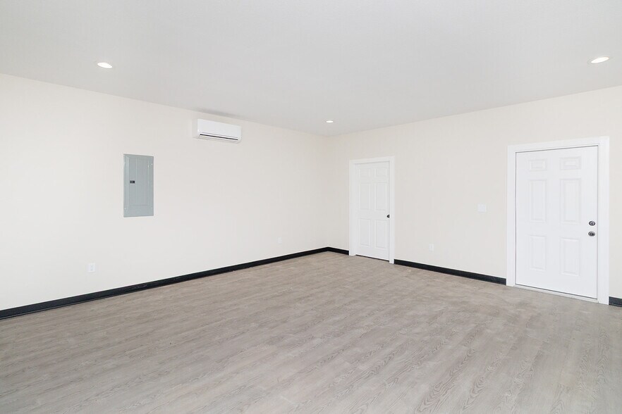 More Photos Of 101 Richards st, Brady Warehouse For Lease