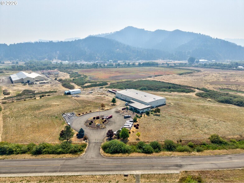 More Photos Of 850 Garden Valley Cir, Sutherlin Industrial For Sale