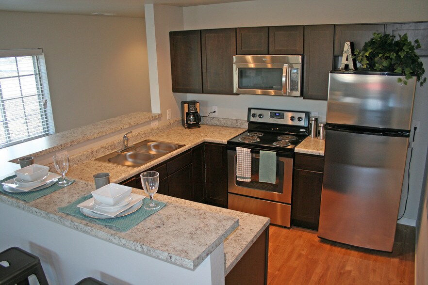 More Photos Of 1220-1250 27th Ave NW, Minot Apartments For Sale