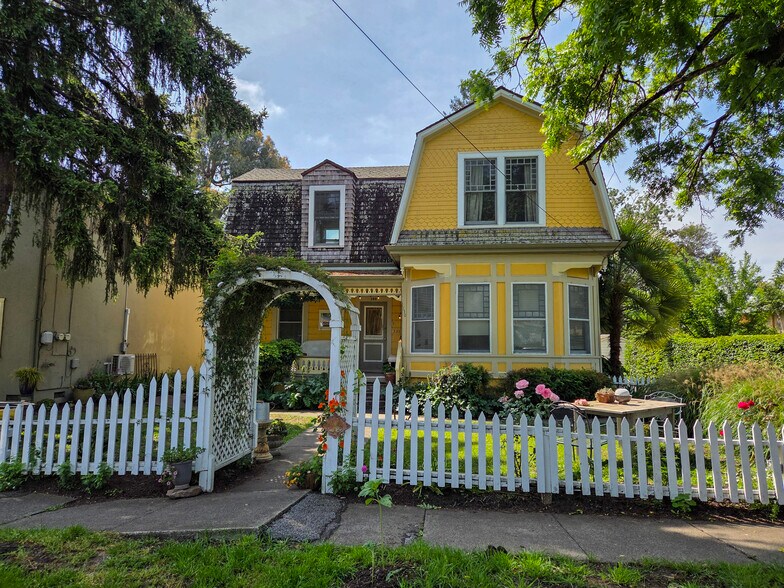 More Photos Of 150 W 8th St, Santa Rosa Apartments For Sale