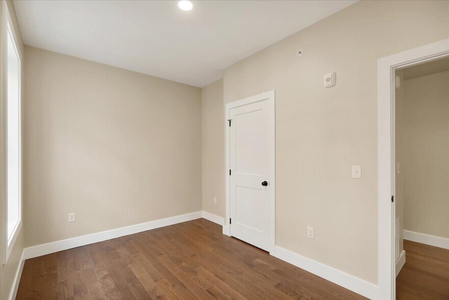 More Photos Of 241 S 5th St, Reading Apartments For Sale