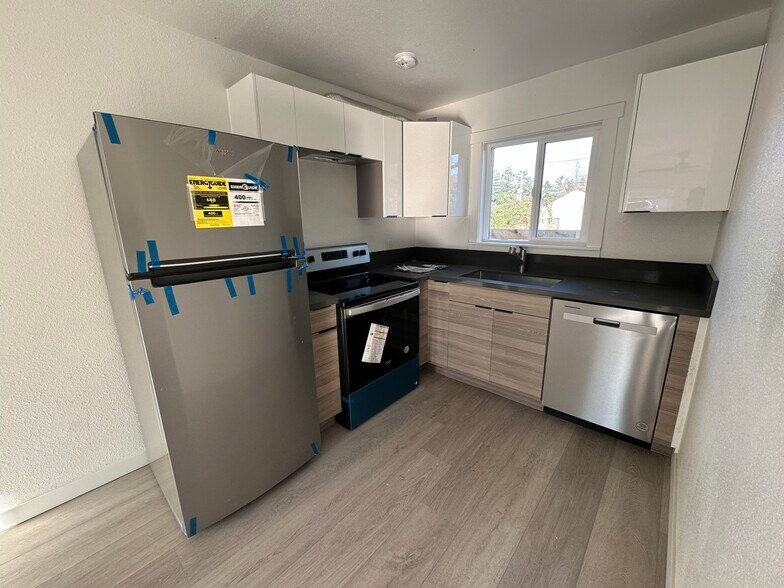 More Photos Of 11518 NE Sandy Blvd, Portland Apartments For Sale
