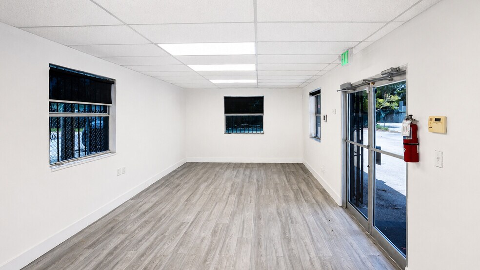 More Photos Of 3100 NW 27th Ave, Miami Manufacturing For Lease