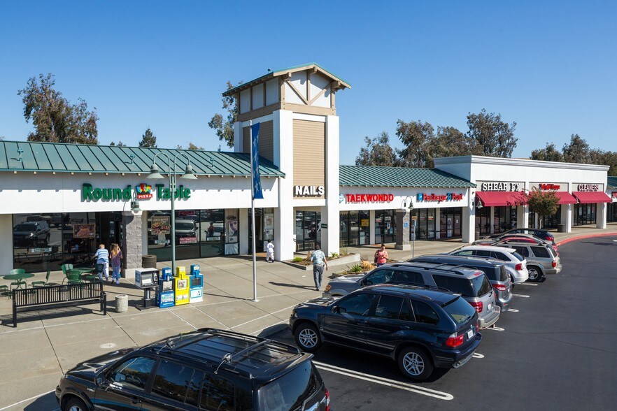 More Photos Of 3330-3336 N Texas St, Fairfield Unknown For Lease