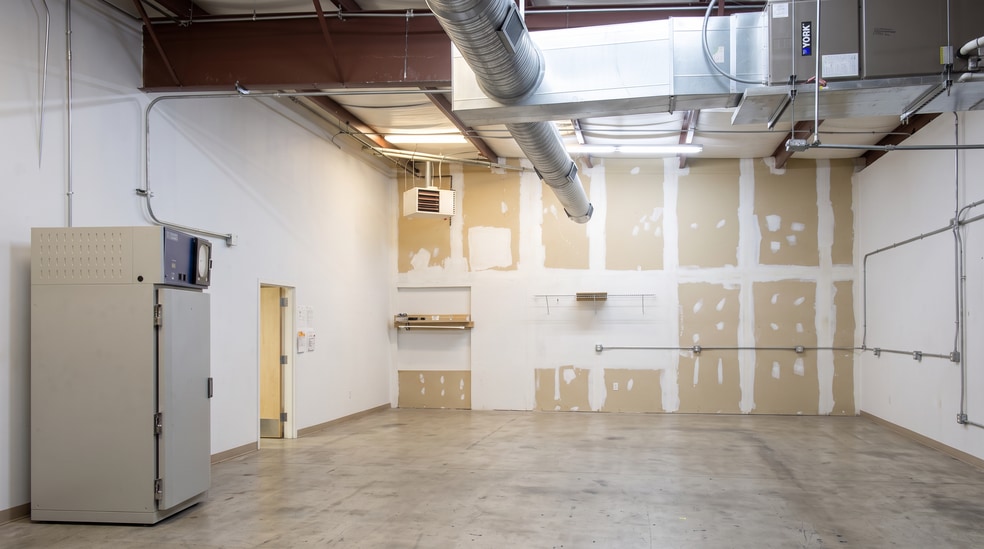 More Photos Of 6213 Angus Dr, Raleigh Research And Development For Lease