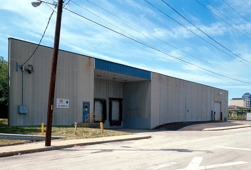 More Photos Of 1030 E New York St, Indianapolis Warehouse For Lease
