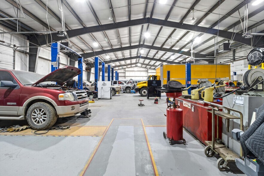 More Photos Of 4291 W Centennial Pky, Rifle Warehouse For Sale