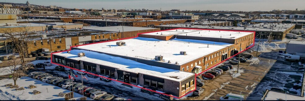 More Photos Of 600-650 Boul Lebeau, Montréal Warehouse For Lease