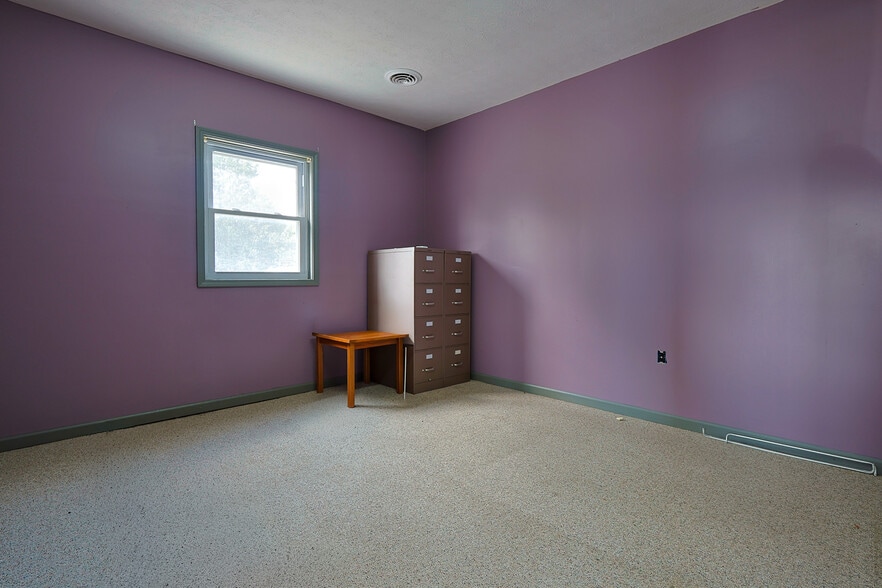 More Photos Of 315 N Main St, Brownstown Office For Sale
